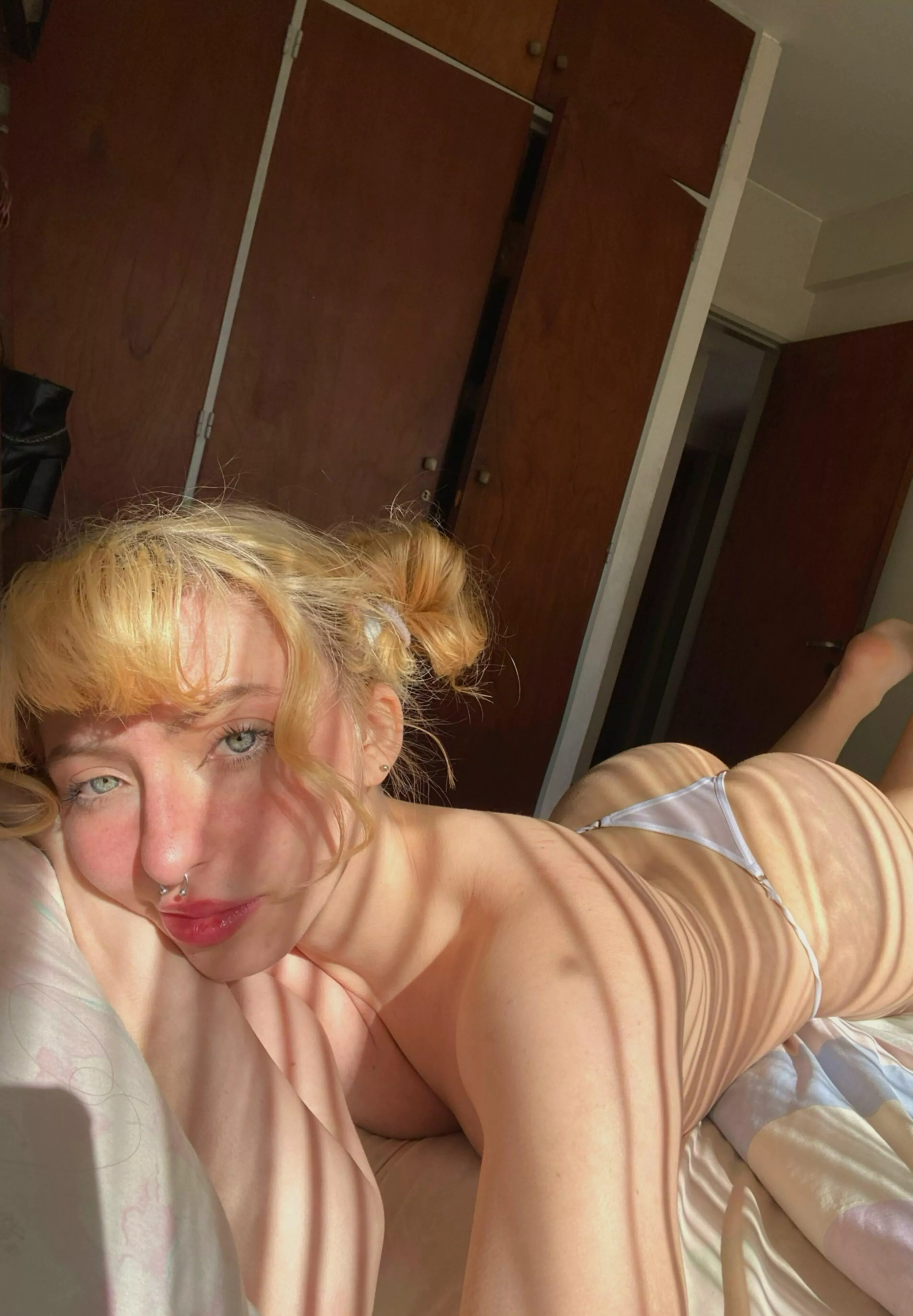 share your size, and I’ll decide if you’re worthy of breaking me