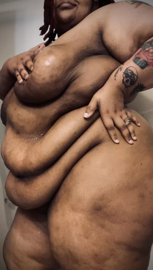 She doesn’t send you pics like this everyday…let me be the one to 😉