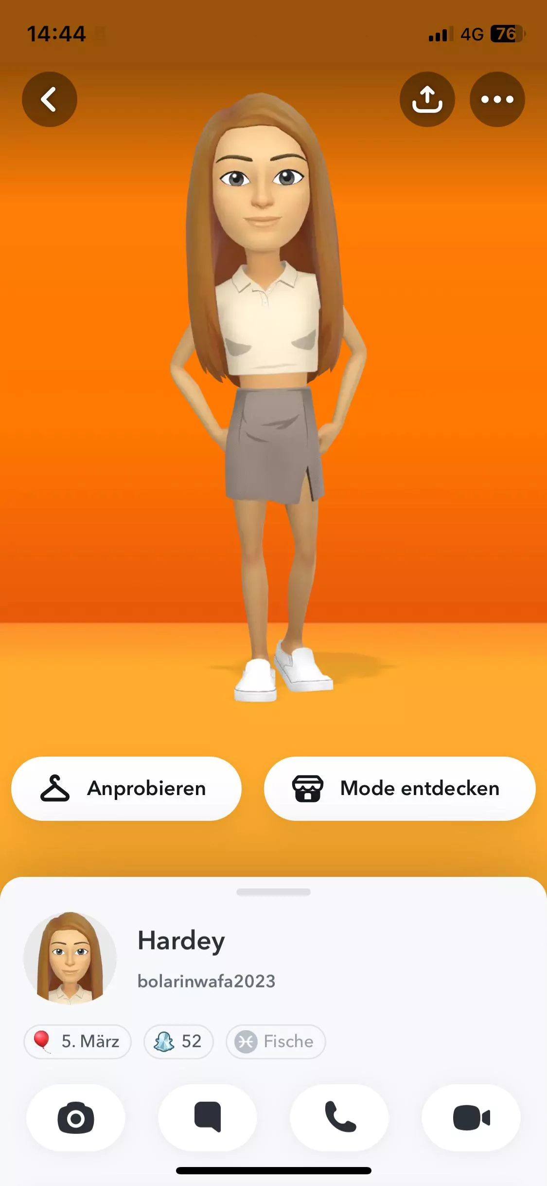 She sends nudes for free