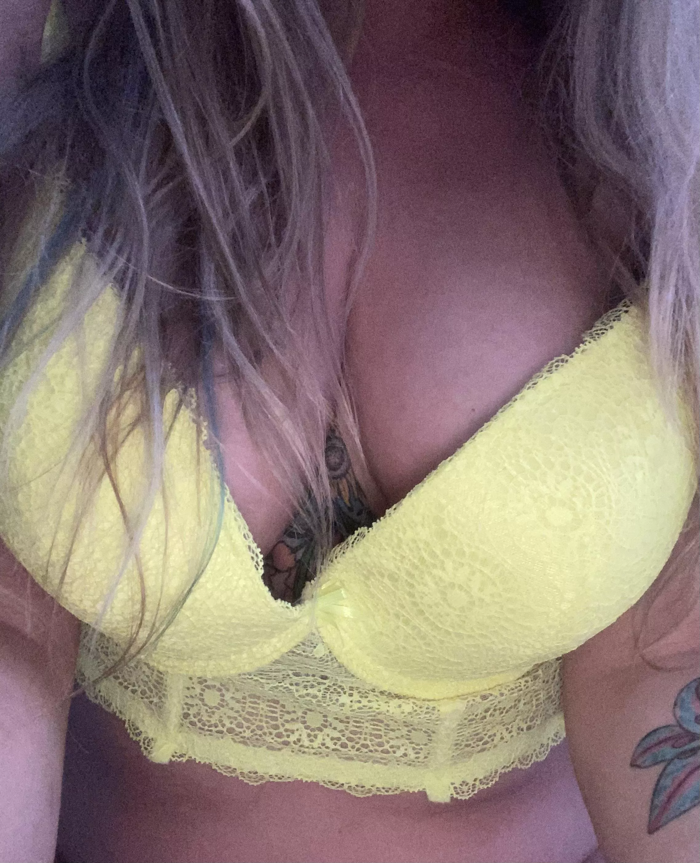Showing my tits in person for cash all day 💋💋