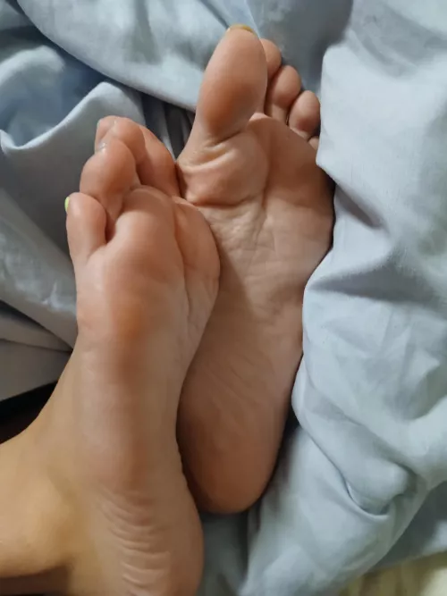 Simp harder for then losers! 