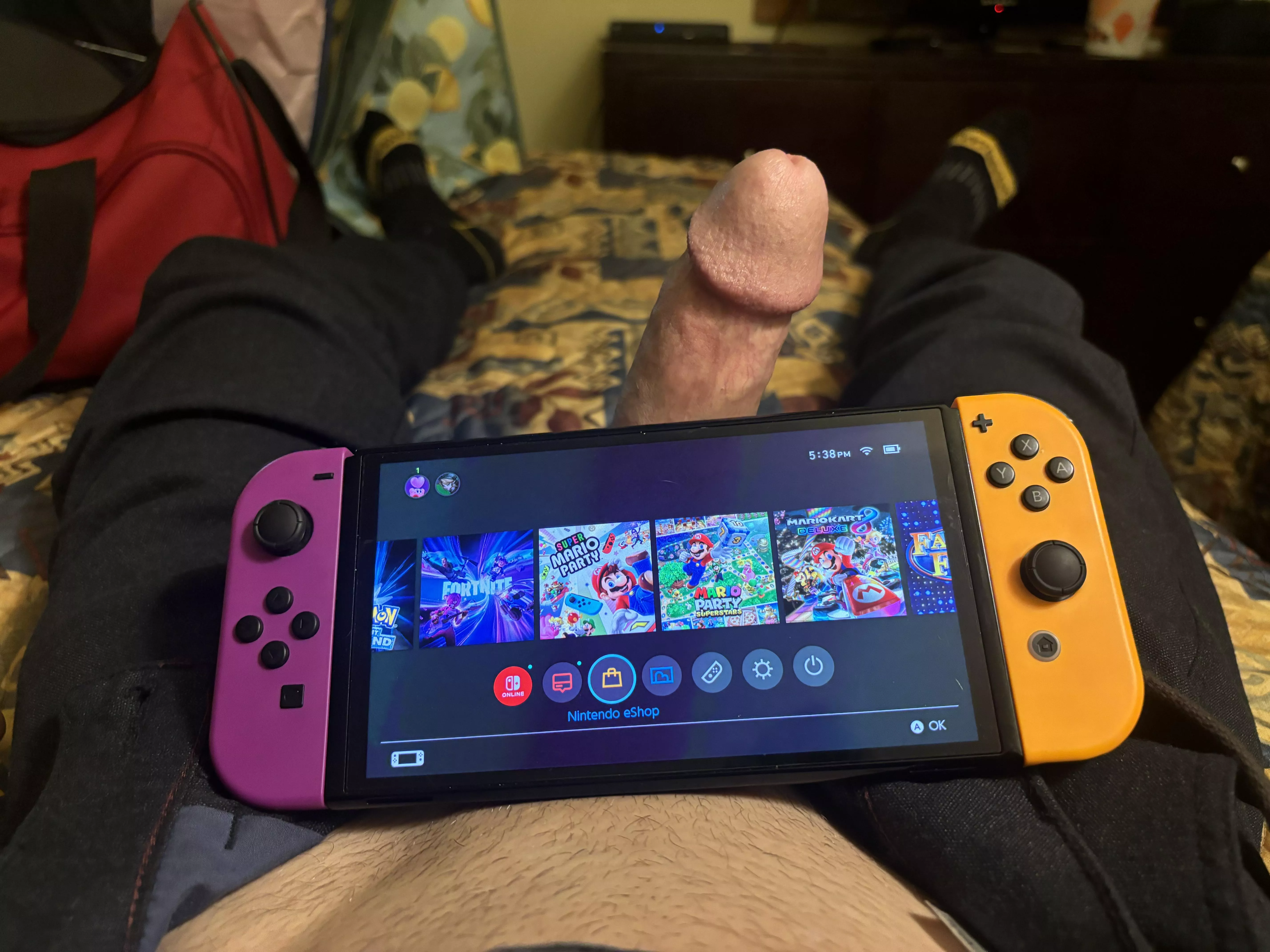 So bored in this motel all alone, I’m not sure what to play. 