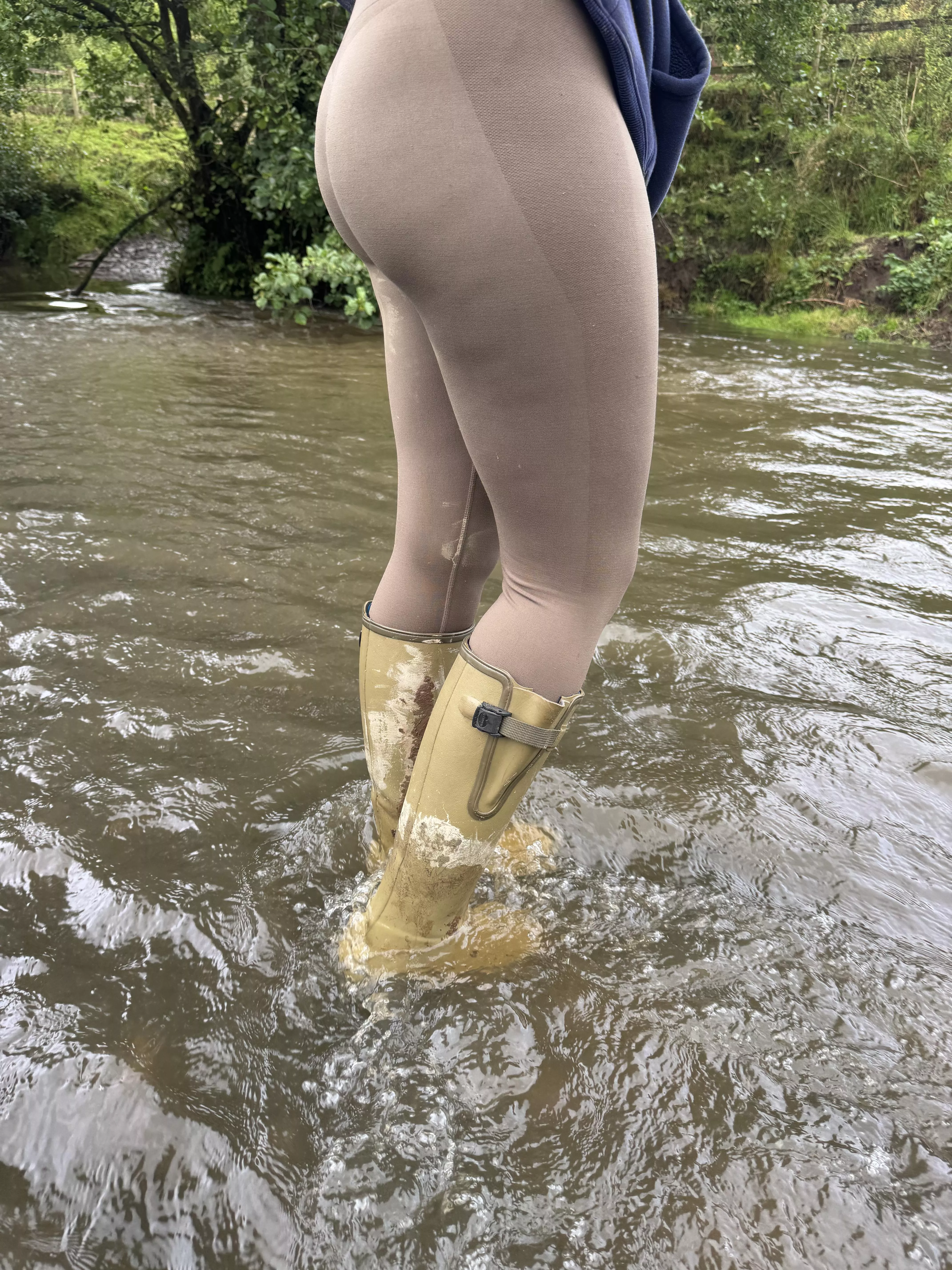 Stream with a view 🌊🍑