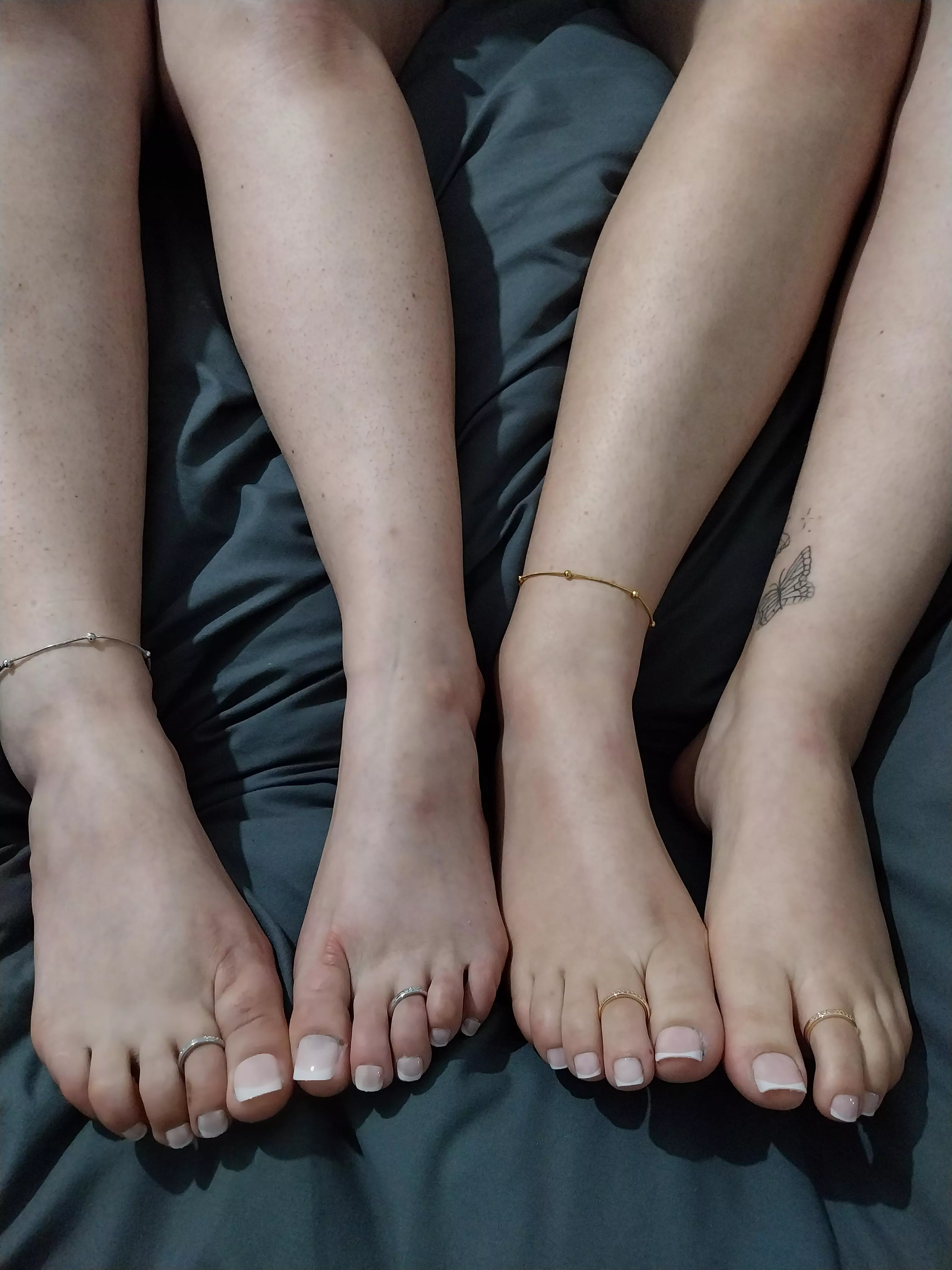 Suck all 20 of mummy and daughters matching lollipops 🍭 