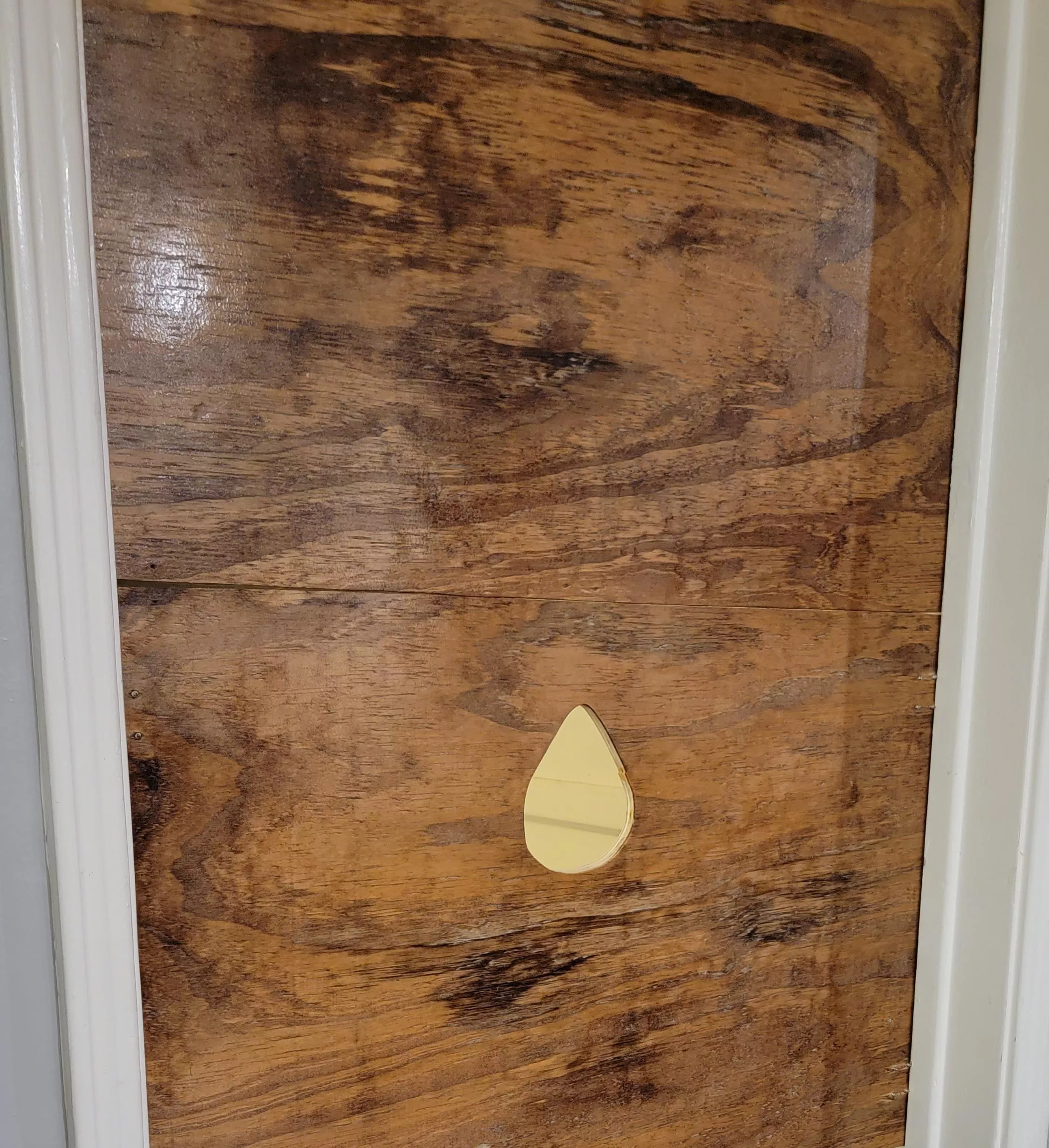 Swallowing at my Glory hole in LBC 