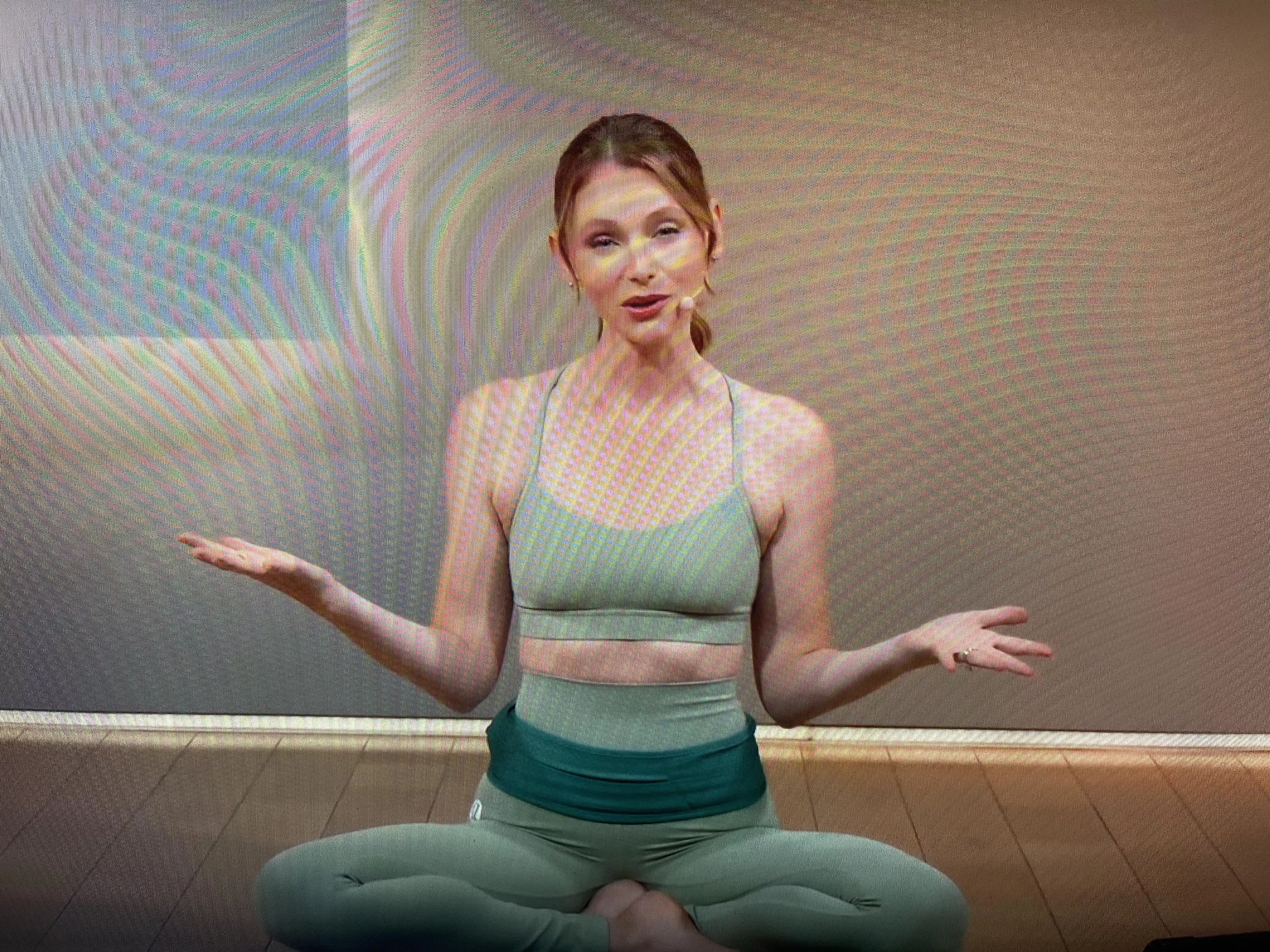 The smokeshow that is Anna Greenberg 