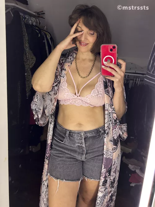 This cougar just wants to have some fun