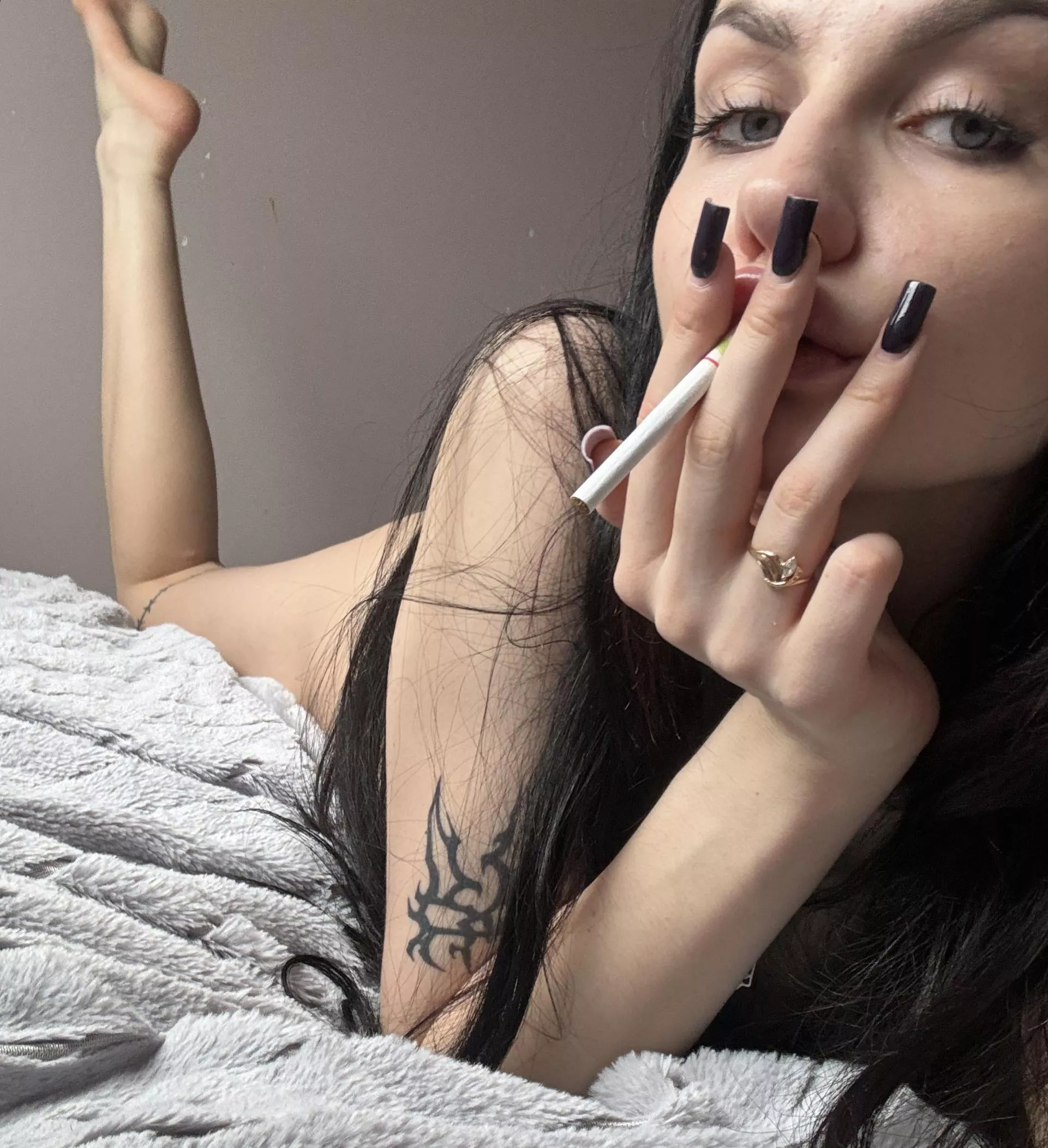 This girl is waiting for you to come home for the weekend