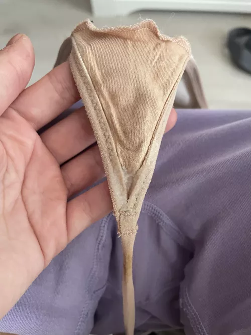 This smelly thong 1 day wear ready to be shipped. For 35$ and it’s yours