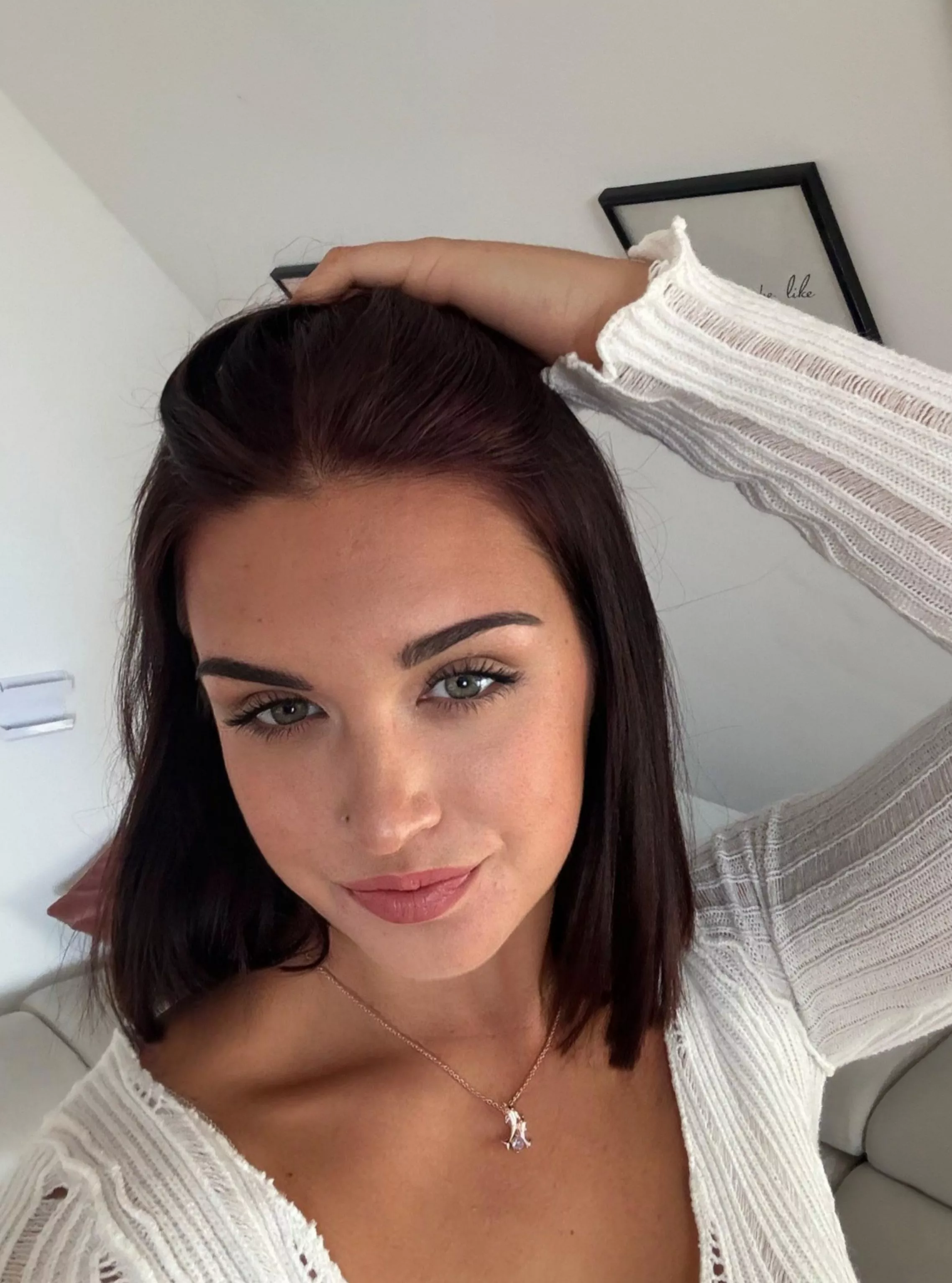 Time to get addicted to this pale sexy face