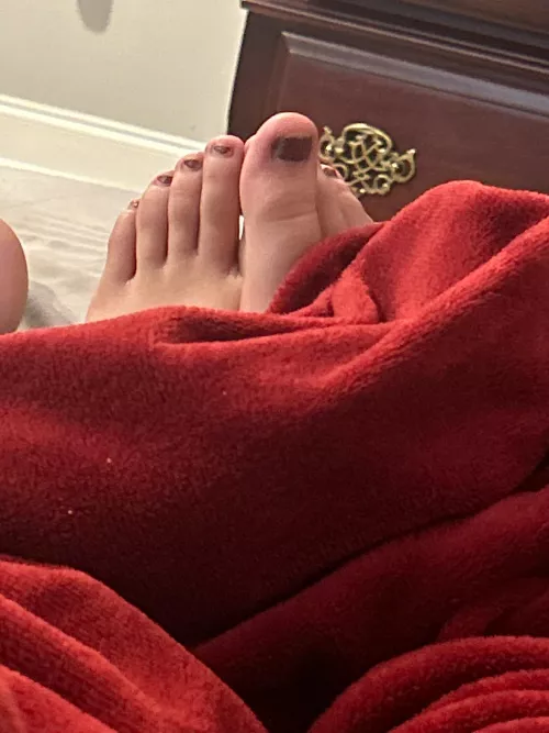 To see these feet u better send a lot of;)