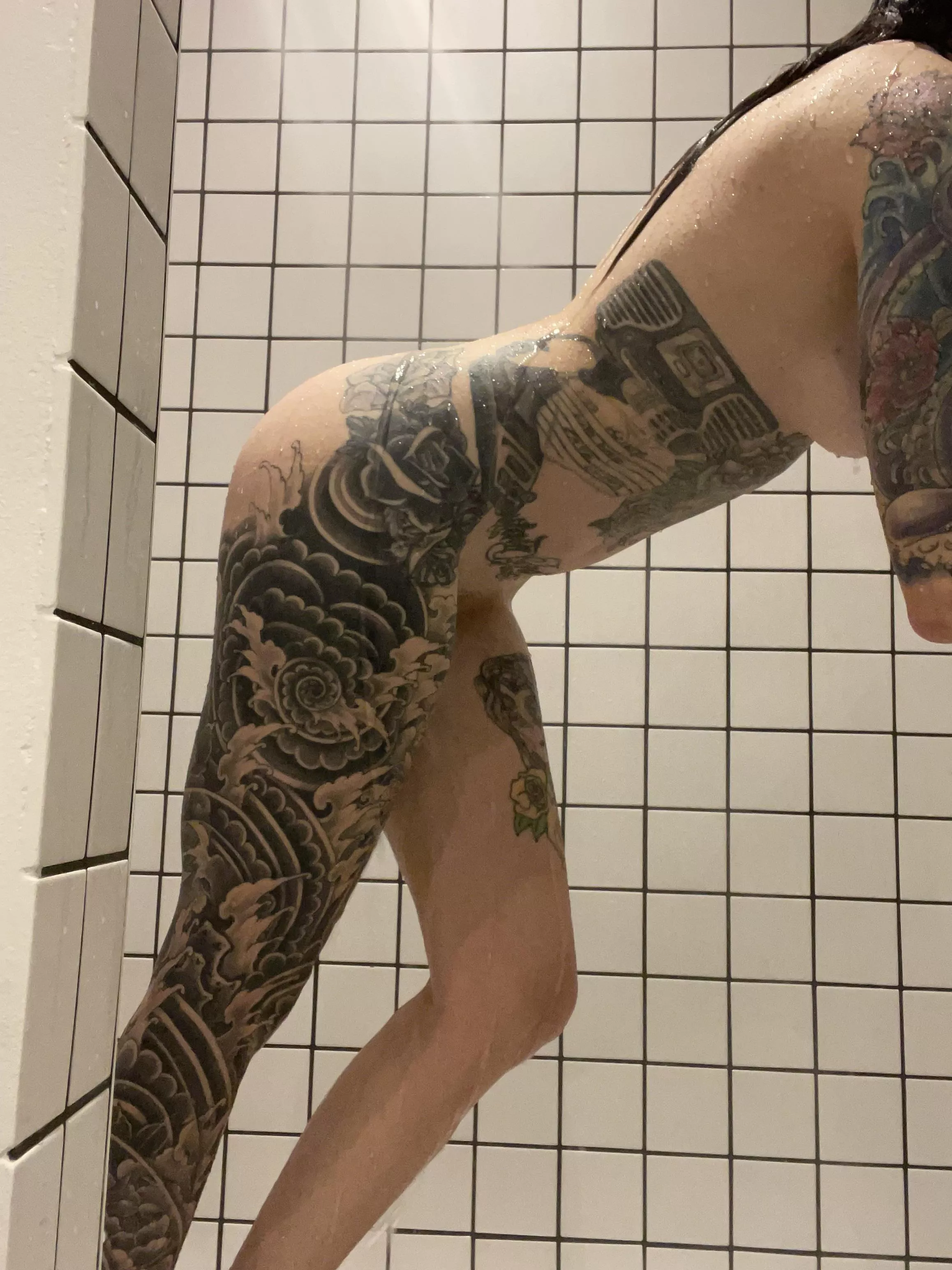 Vil du med i bad baby?