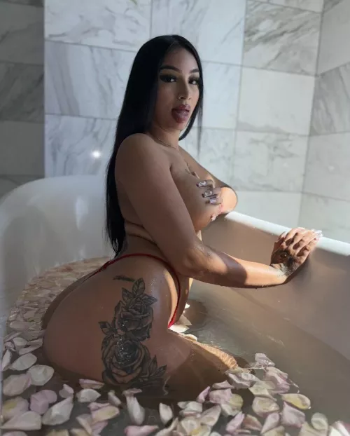 Waiting on you simps🥴