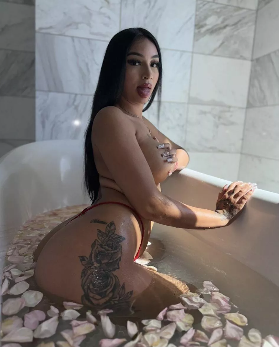 Waiting on you simps🥴