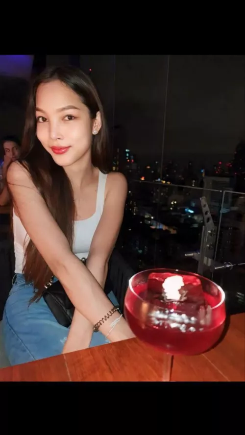 Wanna have fun with this beautiful transwoman