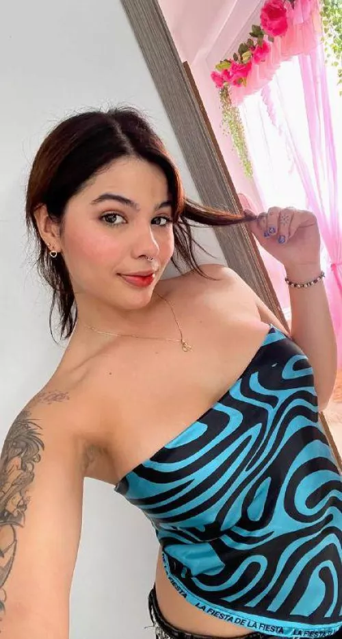 wanna put your tongue in there 