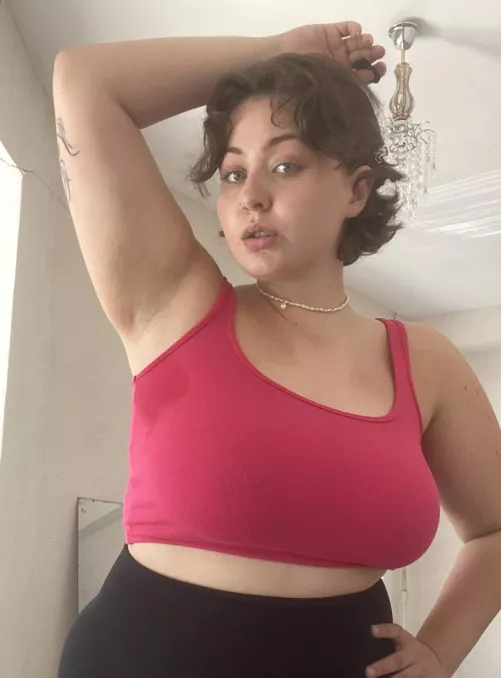 What do you prefer, lick it or cum in my armpits