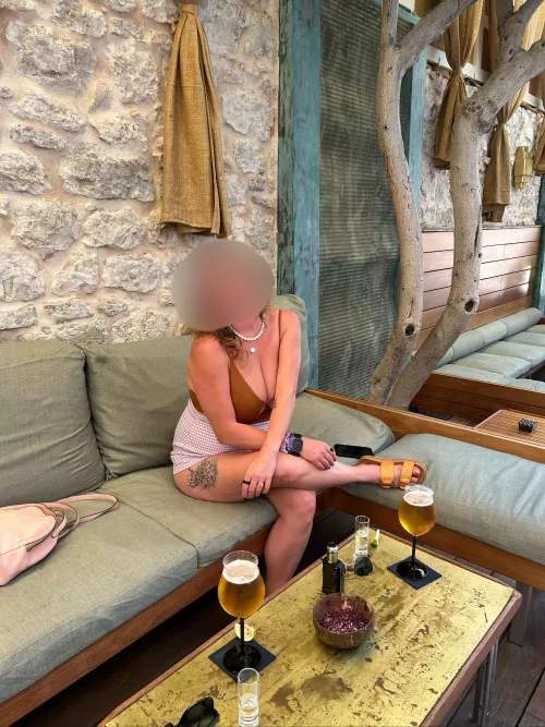 What’s a girl got to do around here to find an actual bull? Read my pinned posts before messaging me. If any ladies want to tag their bull below please do! 34FM, SLC. 