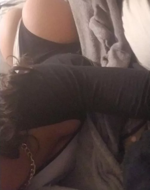 whats the first thing ur doing when u see this ass 🍑👀uk baby 19