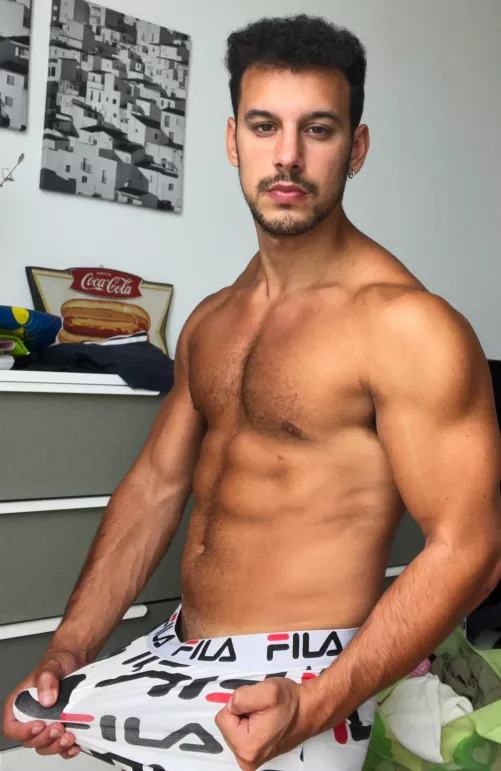 Which you prefer, big cock or big muscles? [22] 