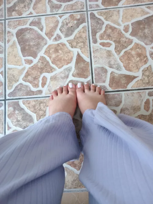 White toes!
