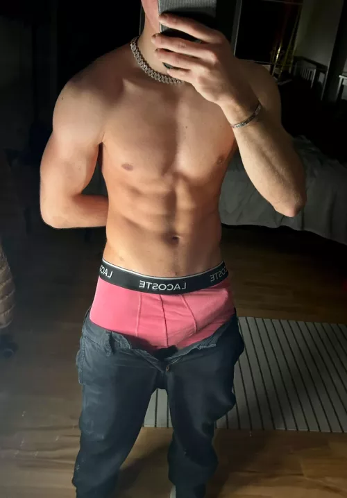 who wants the boxers off?💪