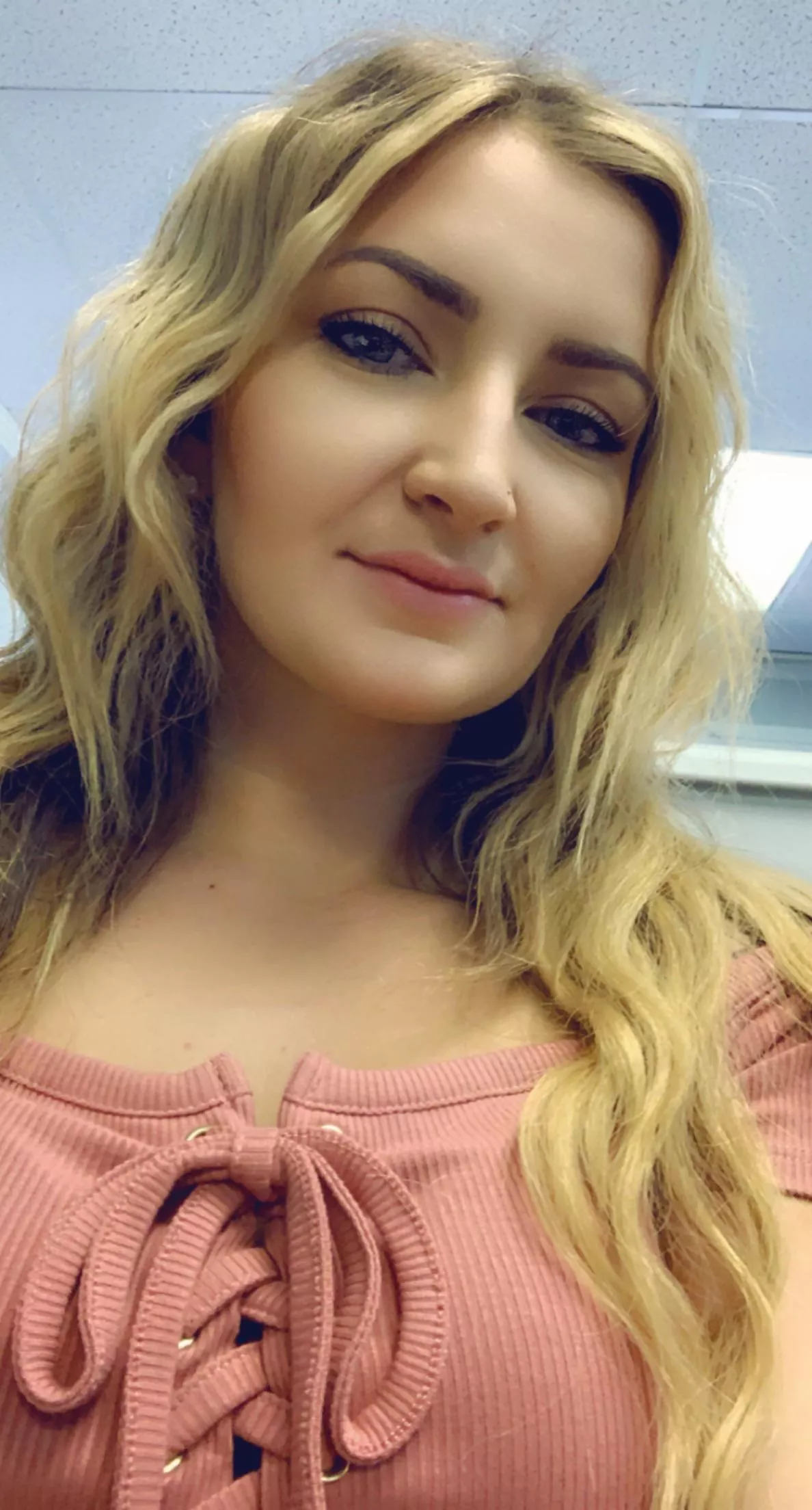 Who wants to cash app me for a pack of ciggies 