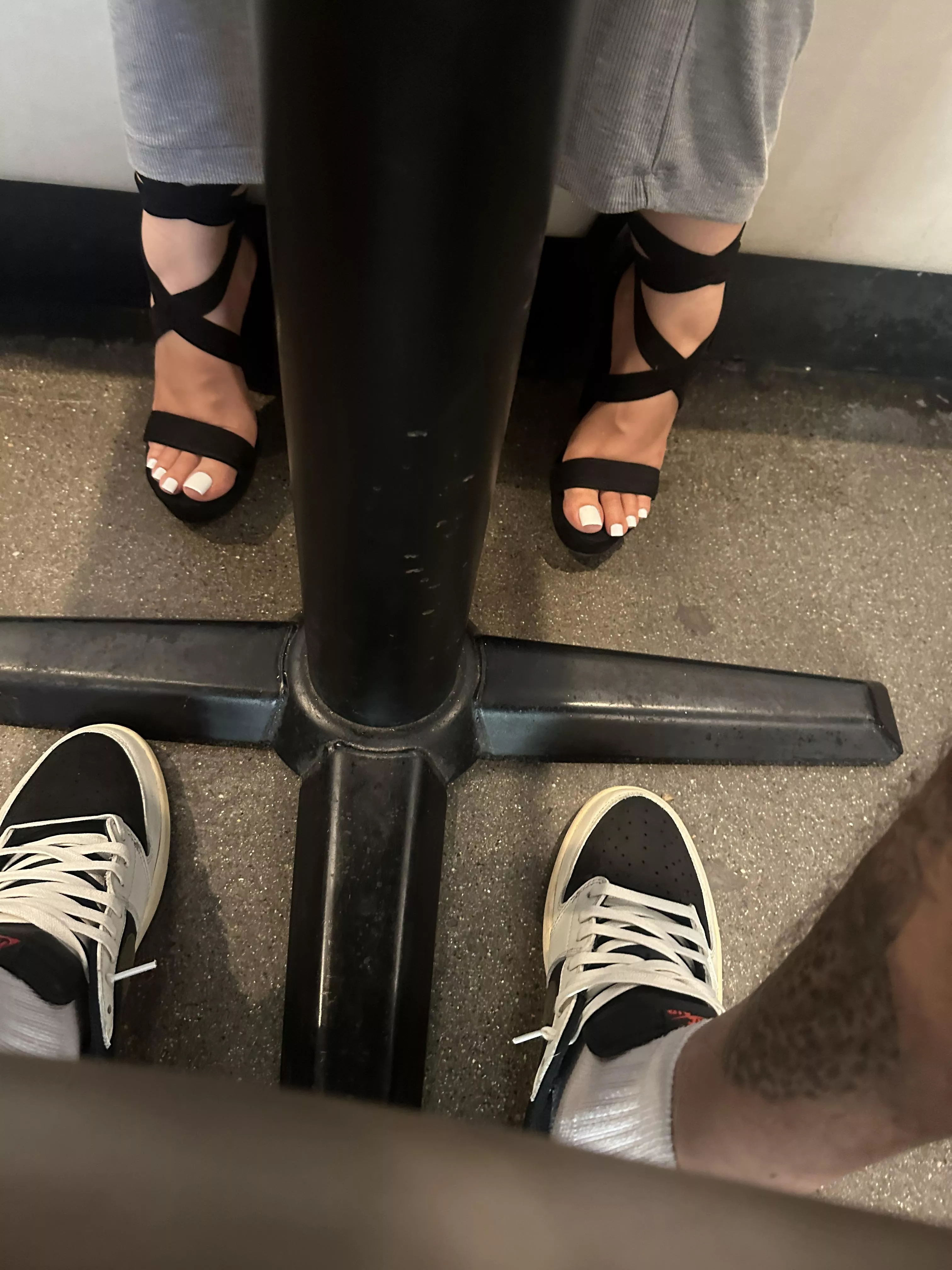 Would you sneak pics on our date of my white toes?