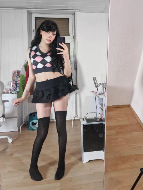 would you stay or leave after finding out I’m trans? 🙈