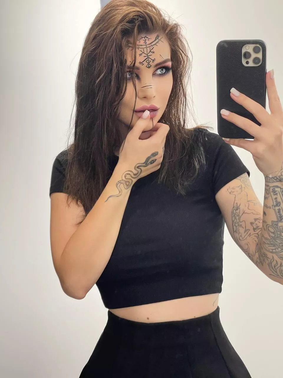 wouldn't you be afraid to fuck a goth girl like that?