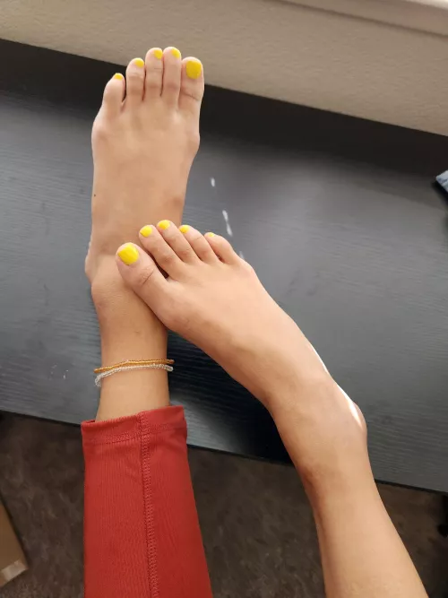 Yellow on my punjabi feet