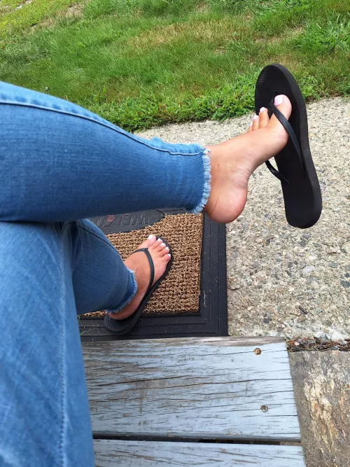 You're already leaking, the second I drop it you'll explode 💦