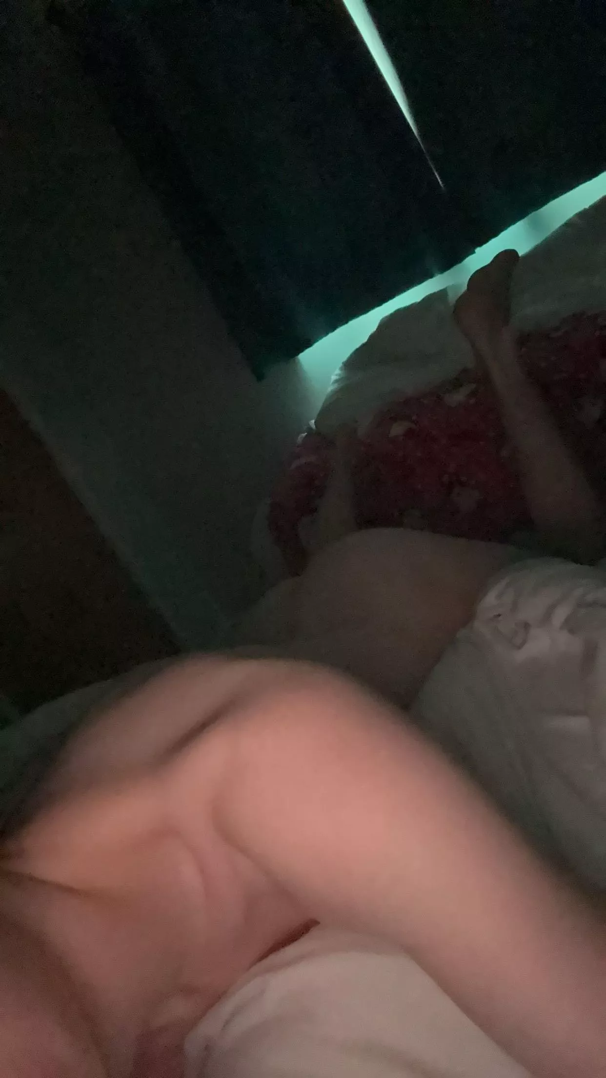 [18] I need my ass fucked 😅