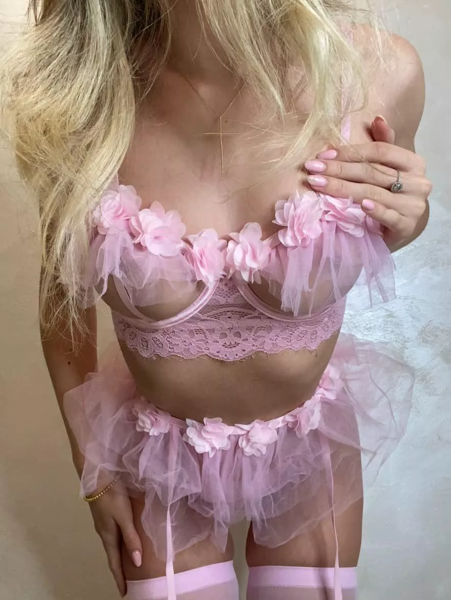 20 [F4MF] Do you have a secret fantasy?