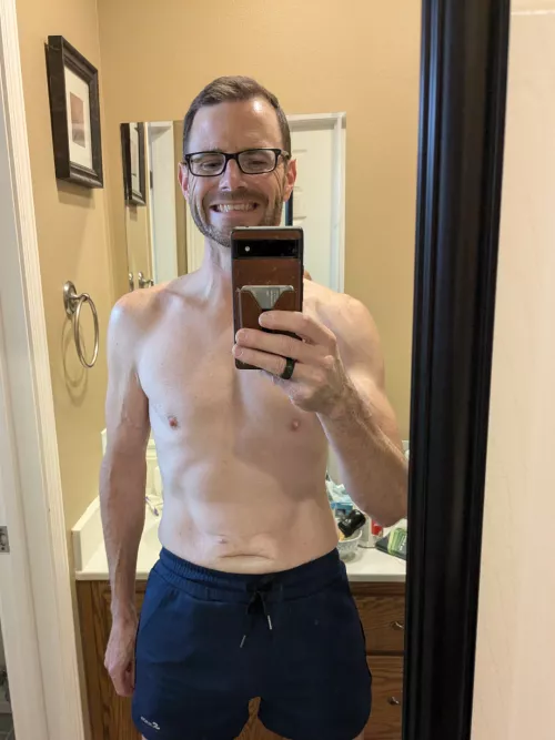 20 minutes on the treadmill and 30 on weights today!