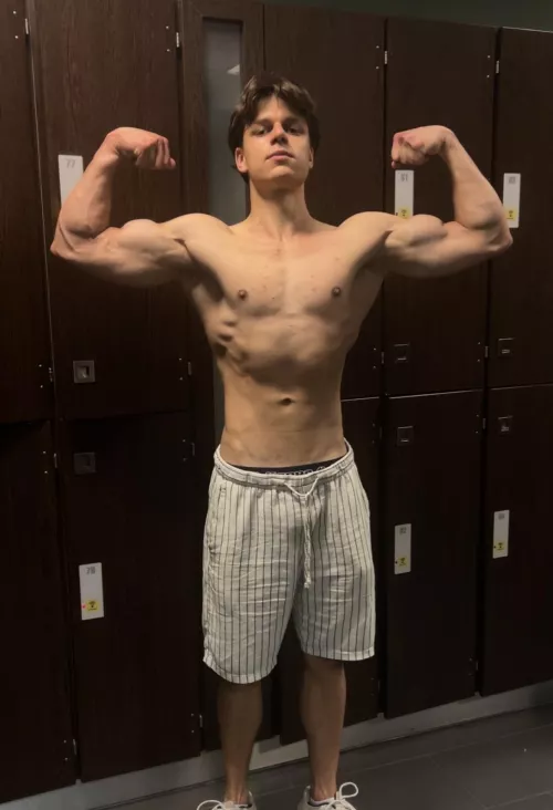 (20)Wanna bury your face there?