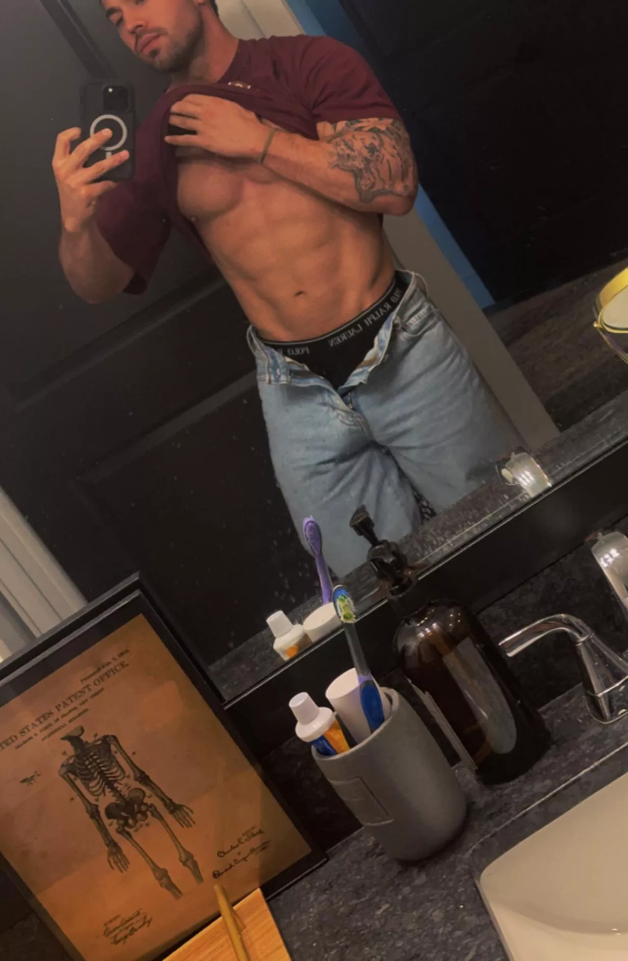23m…Message me for snap. Straight gym bro (bored).