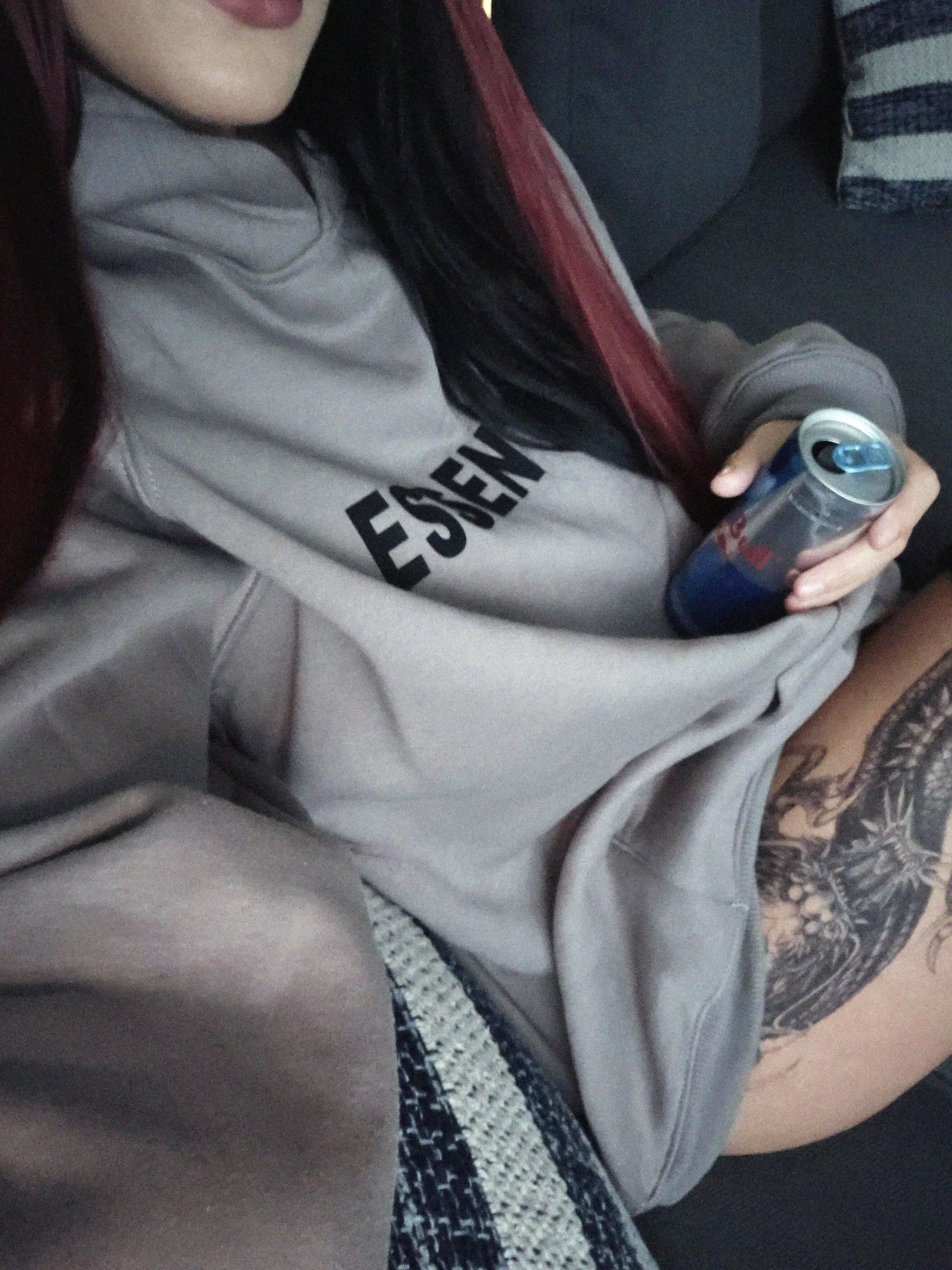 27F just enjoying some downtime and hoping to connect with someone for a fun talks 