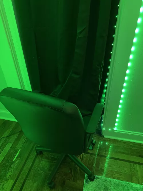 28 #Brooklyn Gloryhole for curious or straight (Hosting all Weekend)