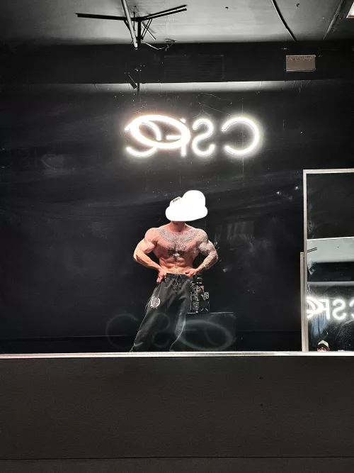 28m looking for couple or hotwife in Joliet area