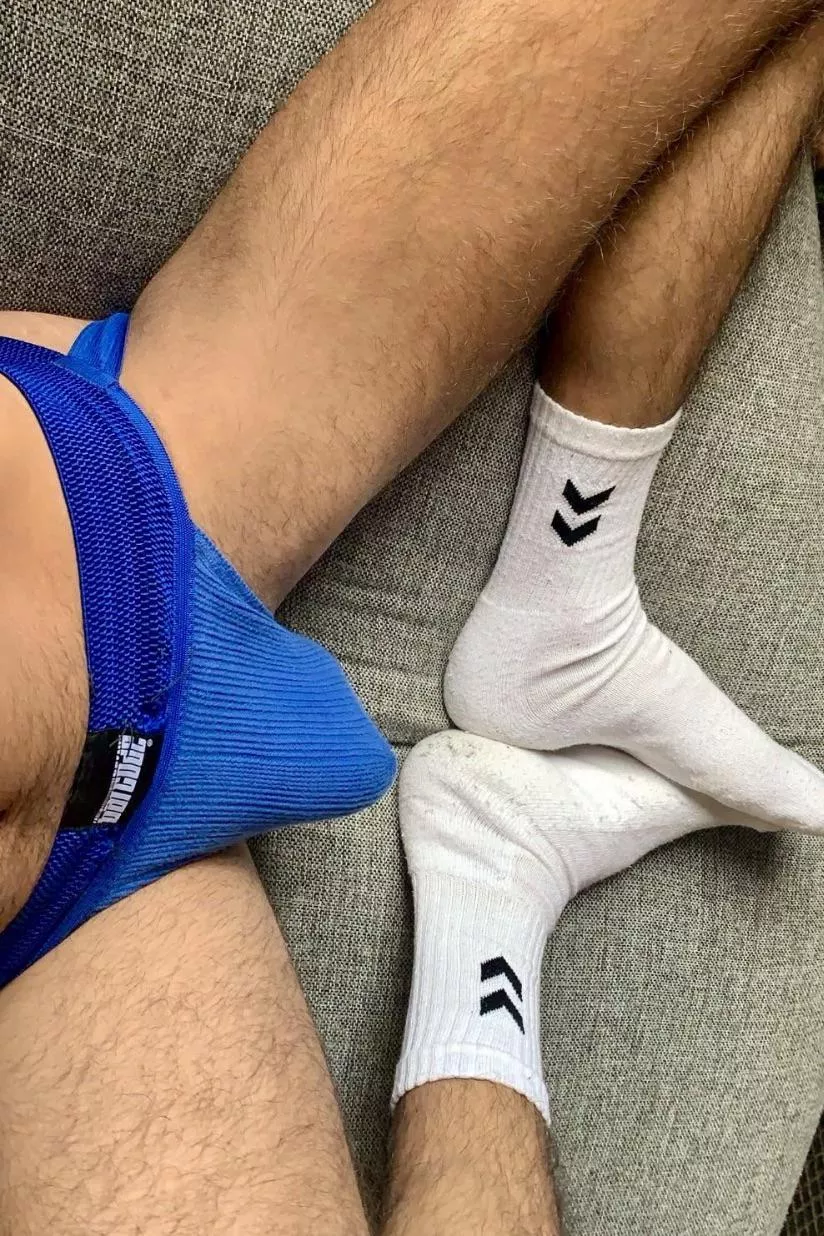 34 My dirty socks and hairy legs 