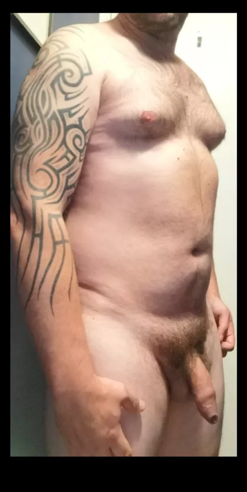 38 single straight male come say hi
