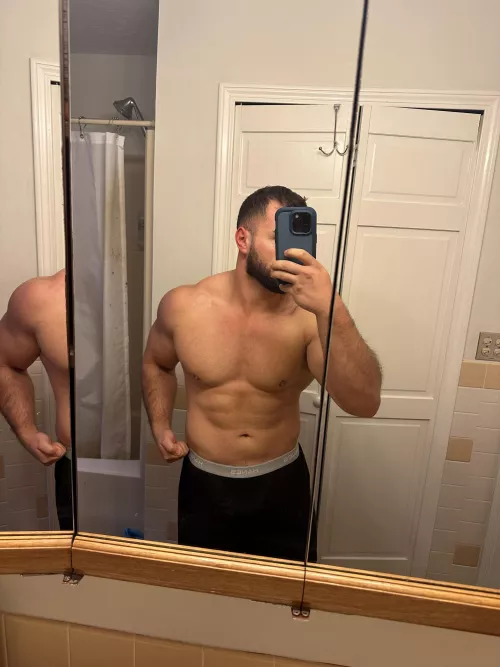 38M4F/MF #London looking for hotwifes, sexy single females and couples looking for fun. Im respectful and have good hygiene. 