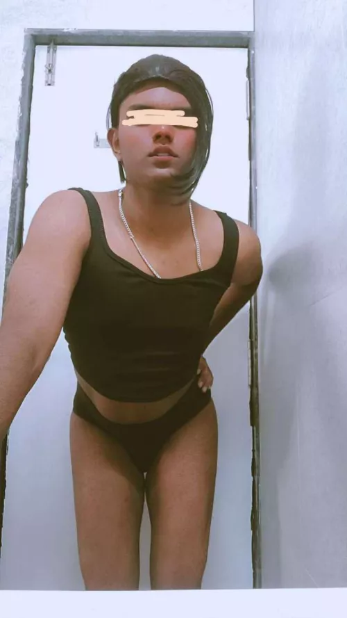 A sissy boy like me needs to be manhandled by real men!!