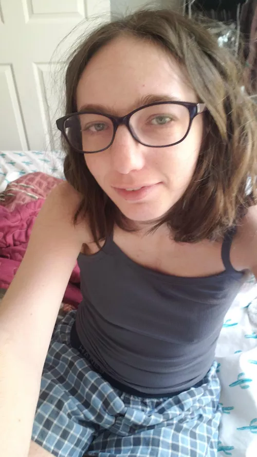 Always love me a morning selfie on the bed