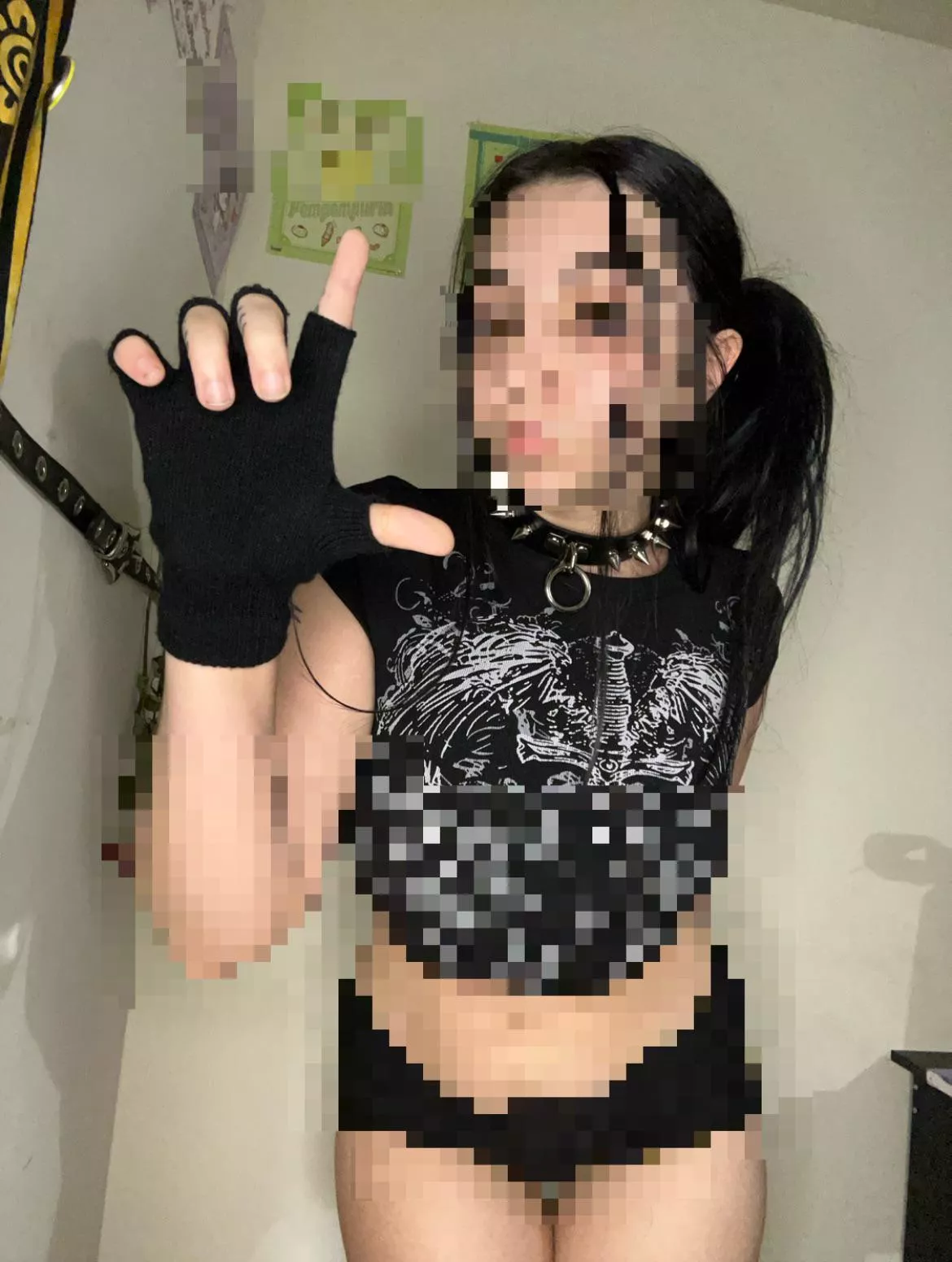 and what made you think you deserved to see me un-pixelated? loser 🥱