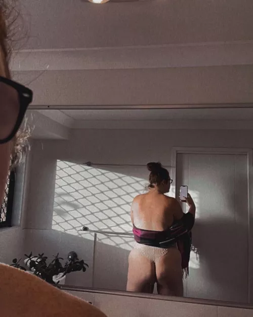 Arch my back for me 🙈