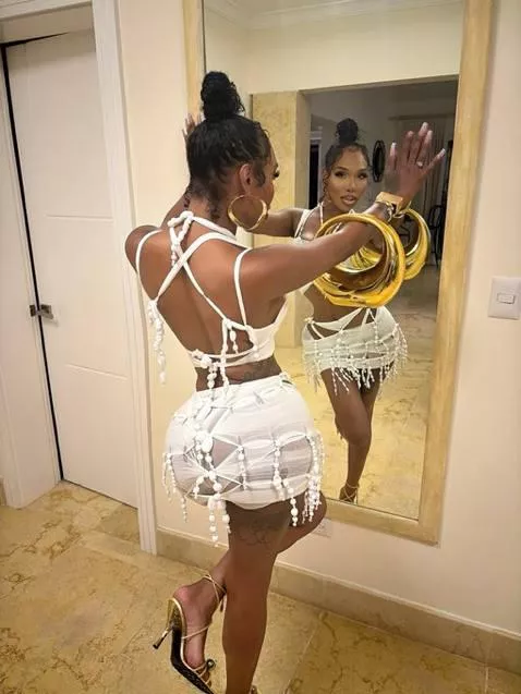 Bend me over anywhere and everywhere 