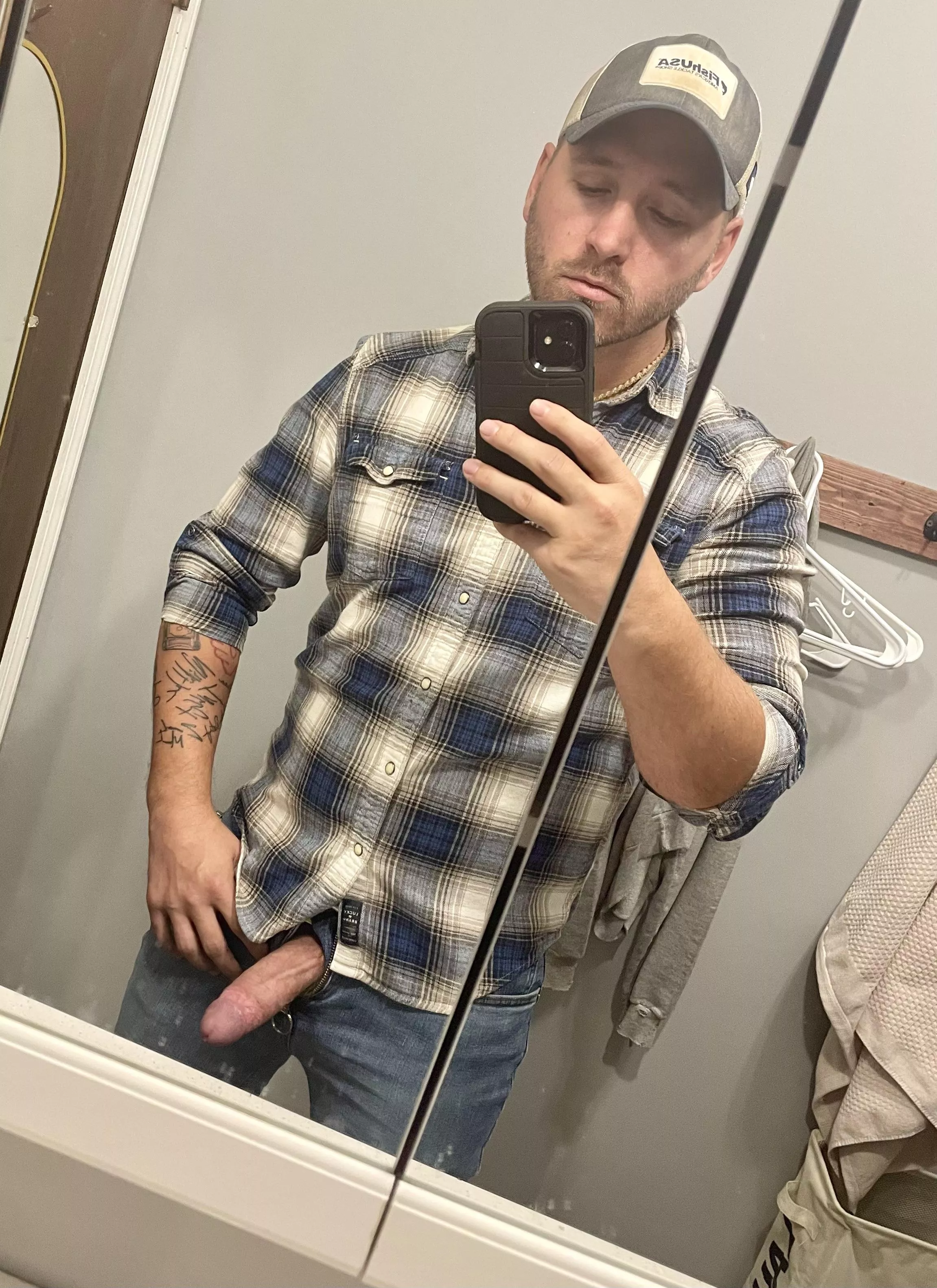 Bend over the sink 😏 PM’s welcome 