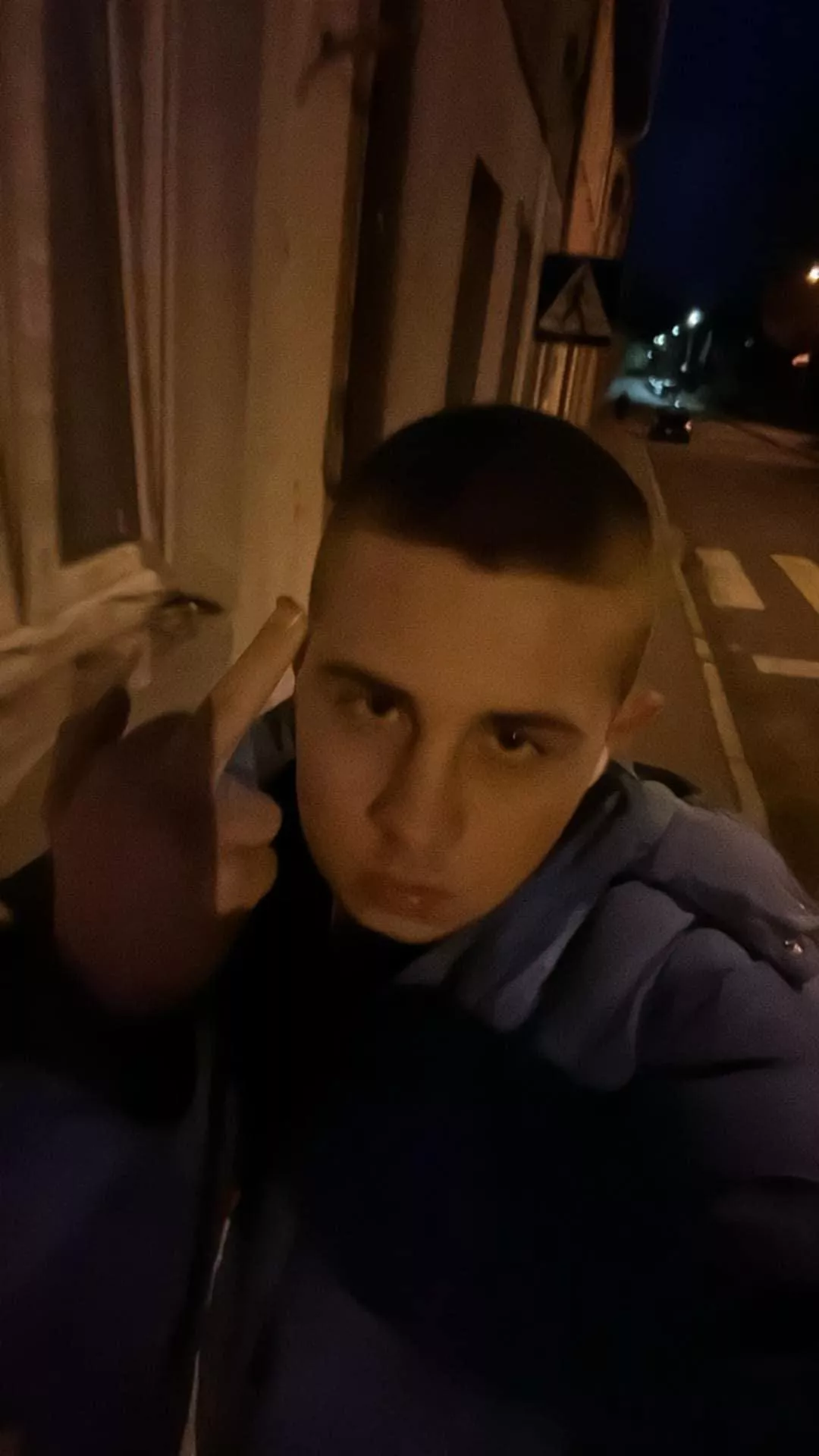 Can someone tribute me with video? 